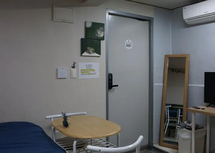 Hinterland #103 Nearby Chungmuro Station And Myeongdong *